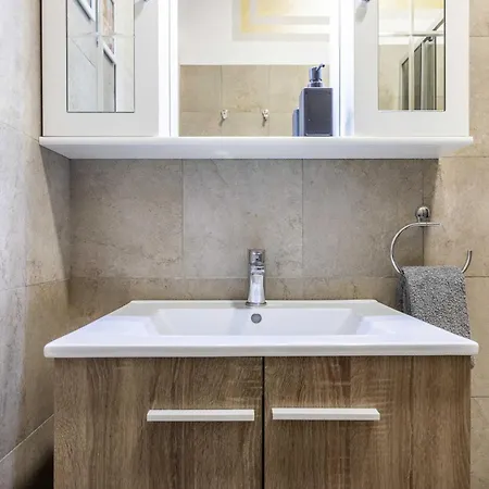 Divi - Strategic Place Apartment Milan