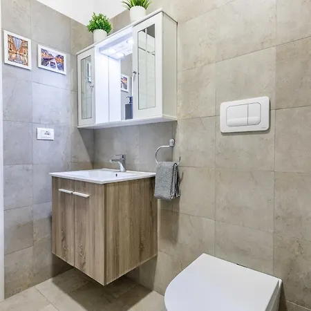 Divi - Strategic Place Daire Milano